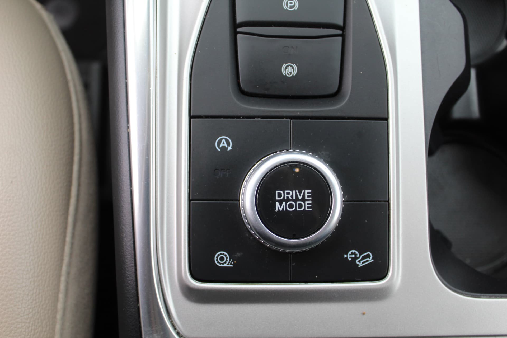 Used 2020 Ford Explorer Limited AWD/4WD image 52