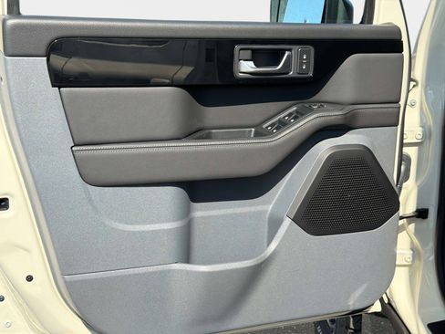 New 2026 INEOS Grenadier Fieldmaster Edition AWD/4WD image 14