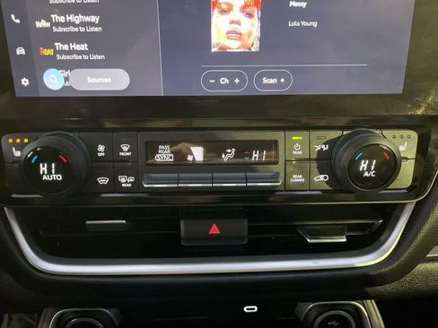 Certified 2024 Toyota Grand Highlander XLE image 10