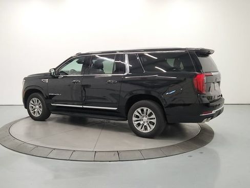 Used 2025 GMC Yukon XL Denali AWD/4WD image 6