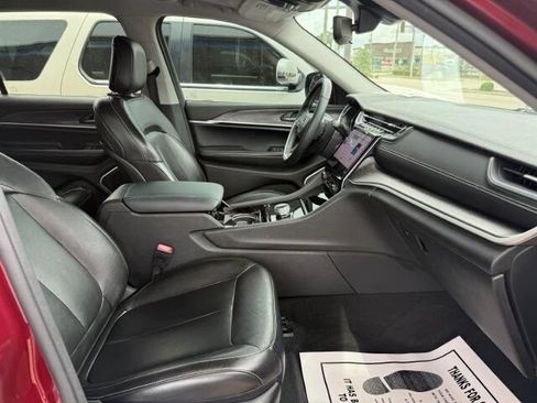 Used 2022 Jeep Grand Cherokee L Limited RWD image 11