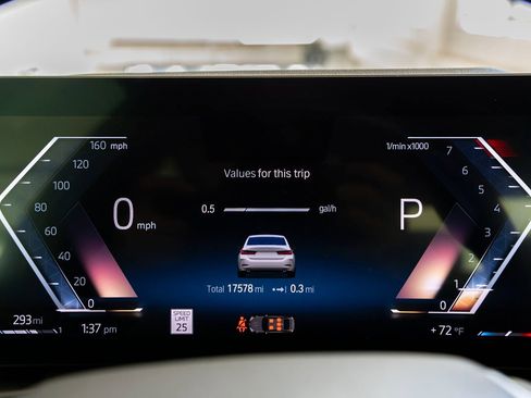 Certified 2024 BMW 330i Sedan w/ Convenience Package image 10