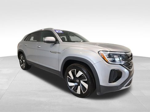 Used 2026 Volkswagen Atlas Cross Sport SE FWD image 6