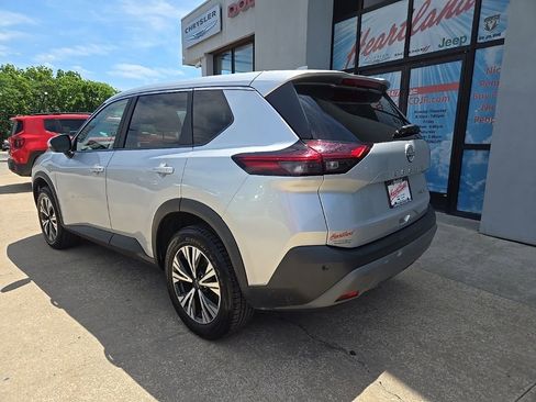 Used 2023 Nissan Rogue SV AWD/4WD image 7