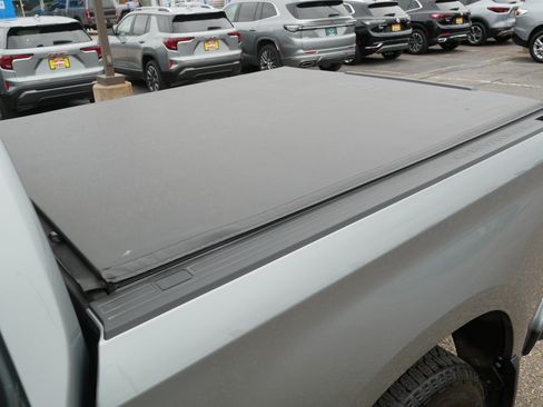 Used 2023 Chevrolet Silverado 1500 High Country w/ Technology Package AWD/4WD image 36