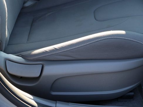 Used 2021 Hyundai Elantra SEL w/ Convenience Package image 11