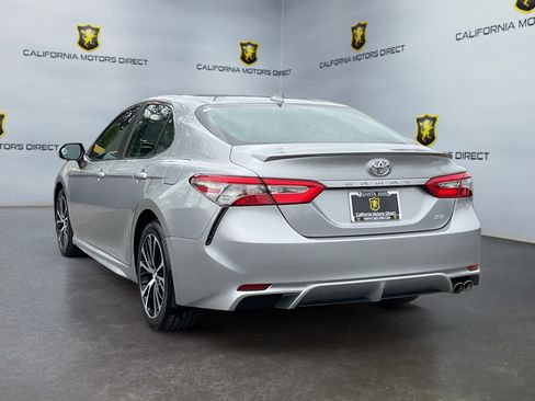 Used 2019 Toyota Camry SE w/ Carpet Mat Package FWD image 7