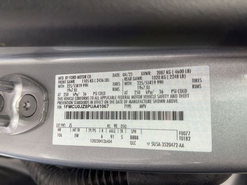 Used 2023 Ford Escape Platinum image 18