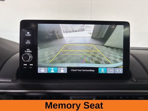 Used 2023 Honda Pilot Touring image 15