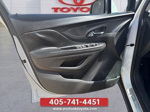 Used 2021 Buick Encore Preferred FWD image 19