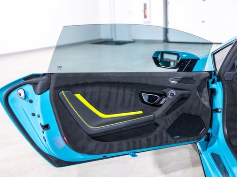 Used 2024 Lamborghini Huracan Tecnica RWD image 28