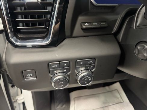 Used 2024 GMC Sierra 1500 Denali image 22