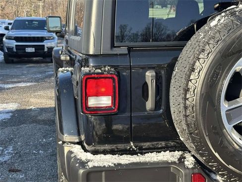 Certified 2021 Jeep Wrangler Unlimited Sahara image 11