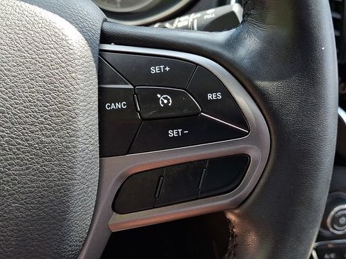 Used 2019 Jeep Cherokee Limited AWD/4WD image 23