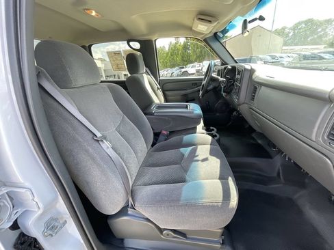 Used 2006 Chevrolet Silverado 2500 LS RWD image 24