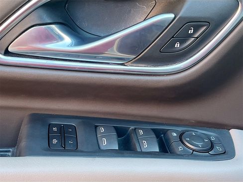 Used 2023 Chevrolet Tahoe LT w/ Luxury Package image 18