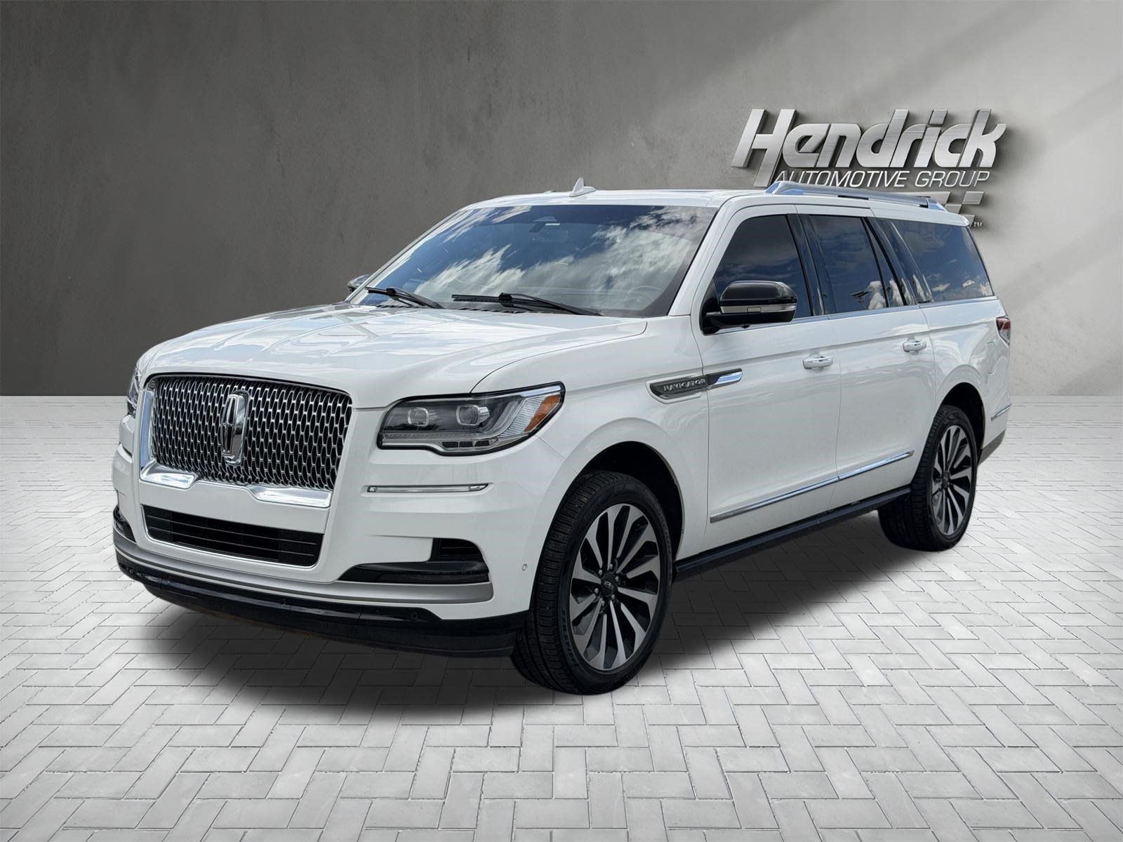 Used 2023 Lincoln Navigator L Reserve RWD image 5