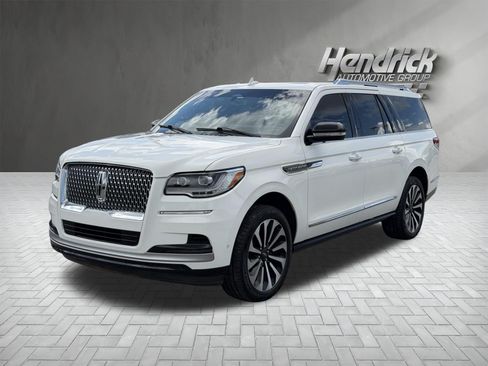 Used 2023 Lincoln Navigator L Reserve RWD image 5