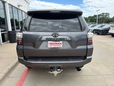 Used 2022 Toyota 4Runner SR5 Premium w/ Moonroof Package RWD image 9