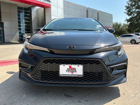 Used 2023 Toyota Corolla SE FWD image 3