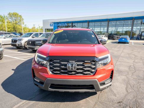 Certified 2023 Honda Passport TrailSport image 2