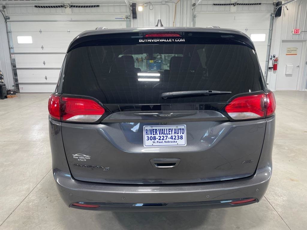 Used 2020 Chrysler Pacifica Touring-L AWD/4WD image 6