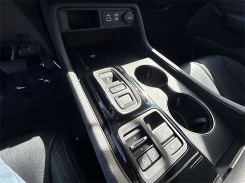 Used 2025 Honda Pilot EX-L image 21