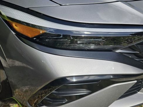 Used 2025 Hyundai Elantra SEL image 10