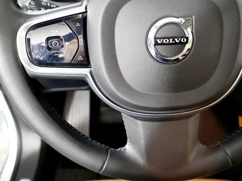 Used 2016 Volvo XC90 T8 Momentum w/ Vision Package image 26