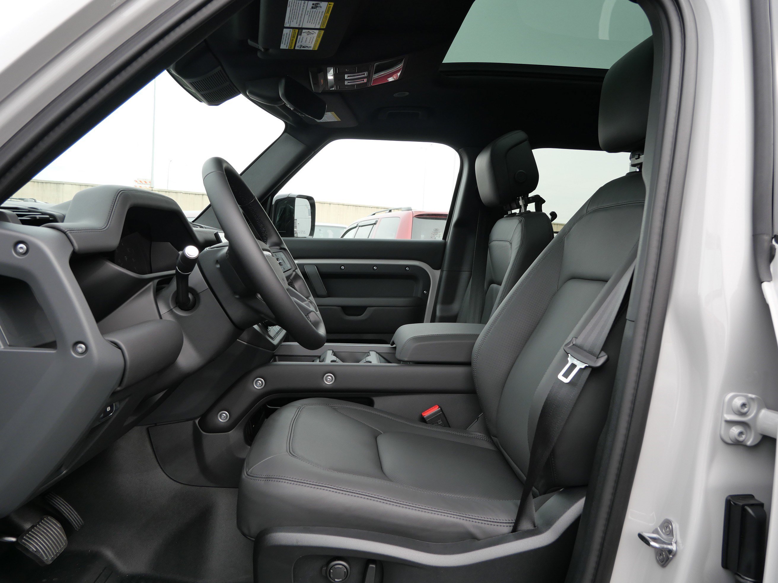 New 2026 Land Rover Defender 110 X-Dynamic SE AWD/4WD image 3