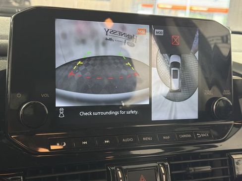 Used 2023 Nissan Pathfinder SL w/ Lighting Package (N92) FWD image 3