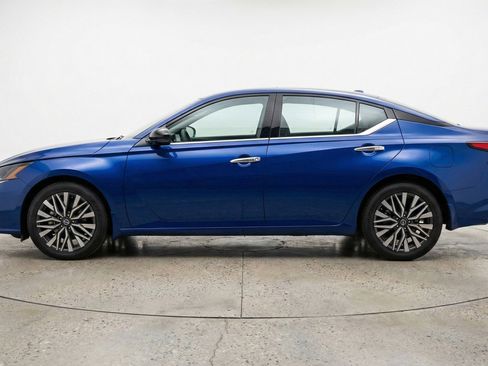 Used 2025 Nissan Altima 2.5 SV image 5