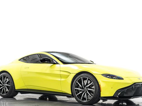Used 2019 Aston Martin V8 Vantage Coupe RWD image 32