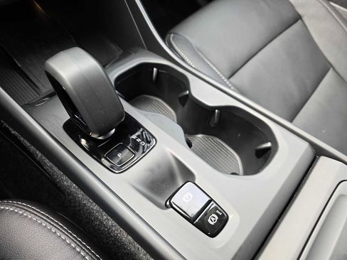 Used 2025 Volvo XC40 B5 Core w/ Protection Package Premier image 34