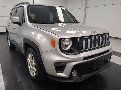 Used 2020 Jeep Renegade Latitude FWD image 13