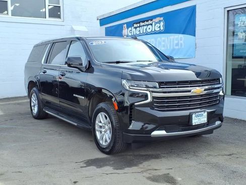 Used 2023 Chevrolet Suburban LT image 1