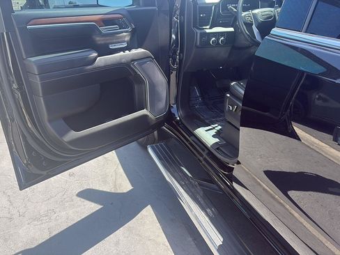 Used 2023 GMC Sierra 1500 Denali w/ Denali Reserve Package AWD/4WD image 13