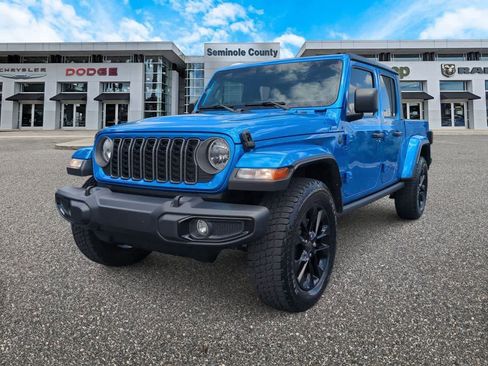Certified 2025 Jeep Gladiator Sport AWD/4WD image 4