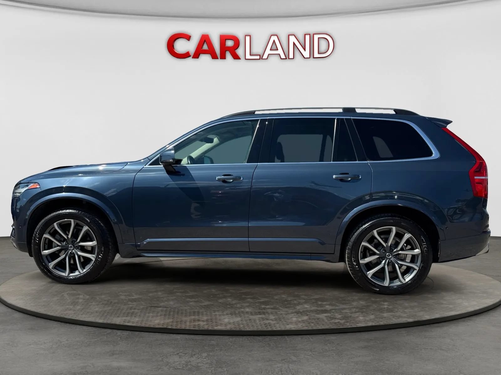 Used 2018 Volvo XC90 T5 Momentum w/ Convenience Package FWD image 2