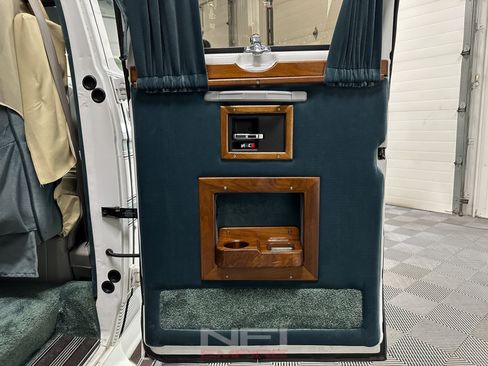Used 1992 Chevrolet G20 RWD image 39