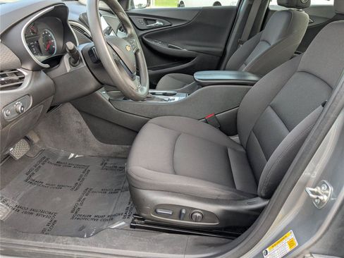 Used 2024 Chevrolet Malibu LT FWD image 12
