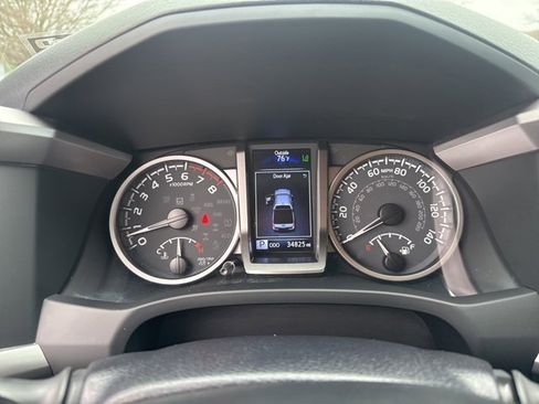 Used 2022 Toyota Tacoma SR5 image 22