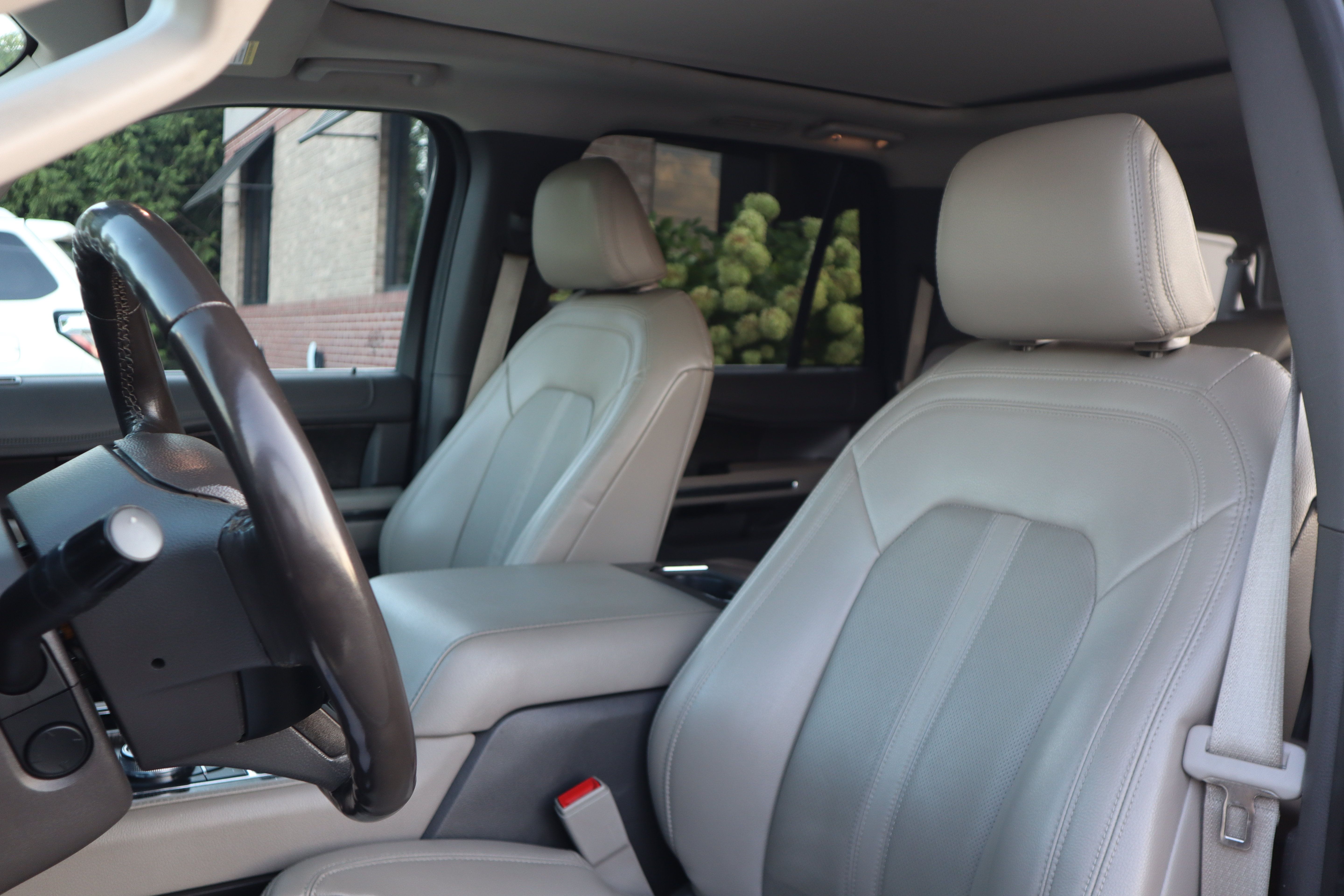 Used 2021 Ford Expedition Max Limited AWD/4WD image 28