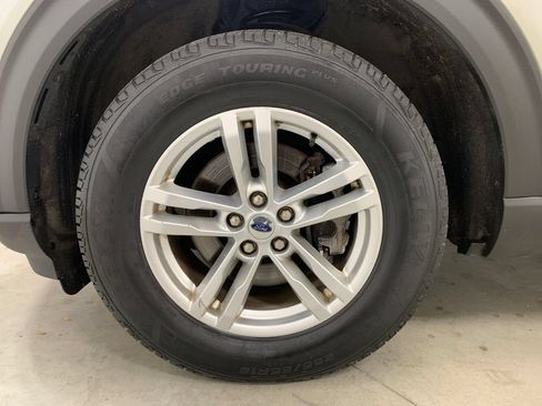 Used 2020 Ford Explorer XLT w/ Equipment Group 202A AWD/4WD image 2