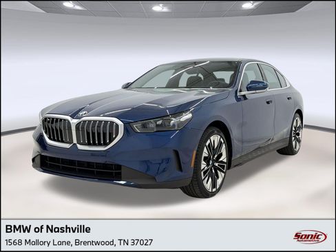 Used 2025 BMW 530i w/ Premium Package RWD image 1