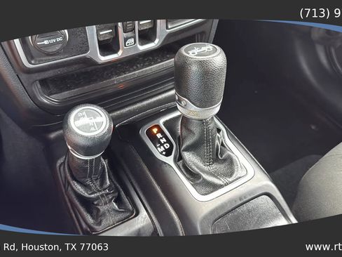 Used 2018 Jeep Wrangler Unlimited Sport S image 45