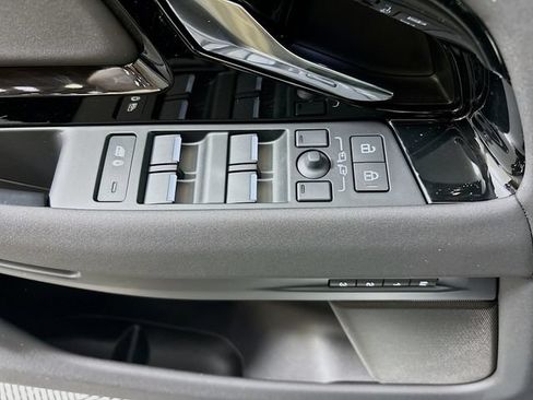 Used 2026 Land Rover Range Rover Evoque Dynamic SE AWD/4WD image 20