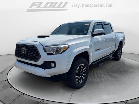 Used 2020 Toyota Tacoma TRD Sport image 3