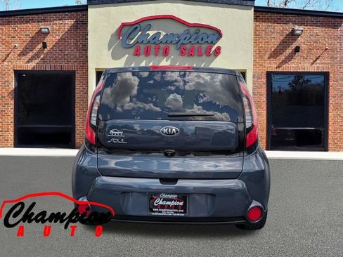 Used 2016 Kia Soul ! w/ Premium Package FWD image 5