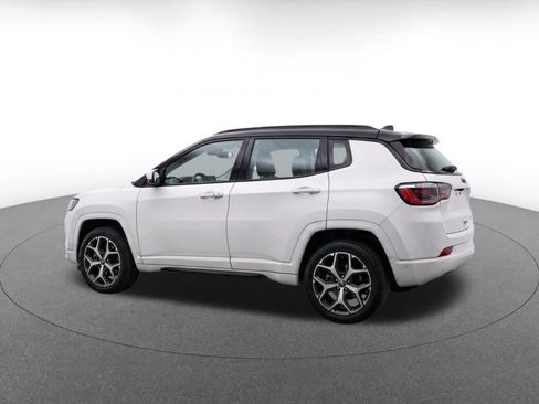 Used 2025 Jeep Compass Limited AWD/4WD image 7